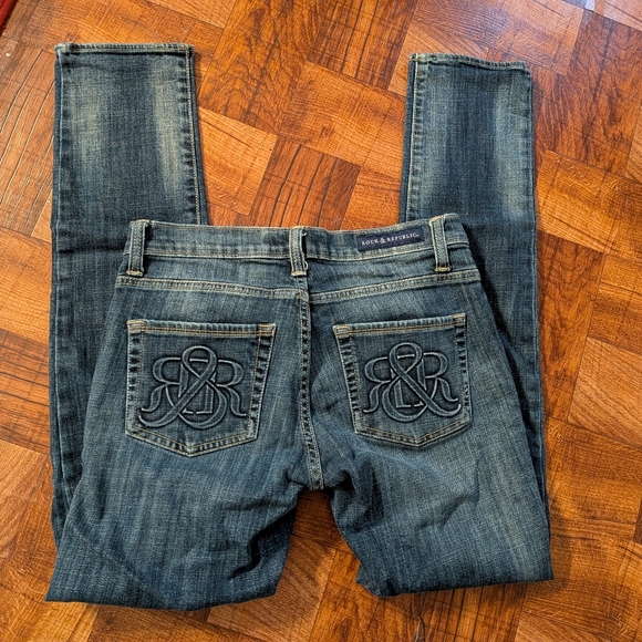 Rock & Republic Berlin Dark Blue Jeans Faded Embossed Size 6 Women's - Picture 3 of 5